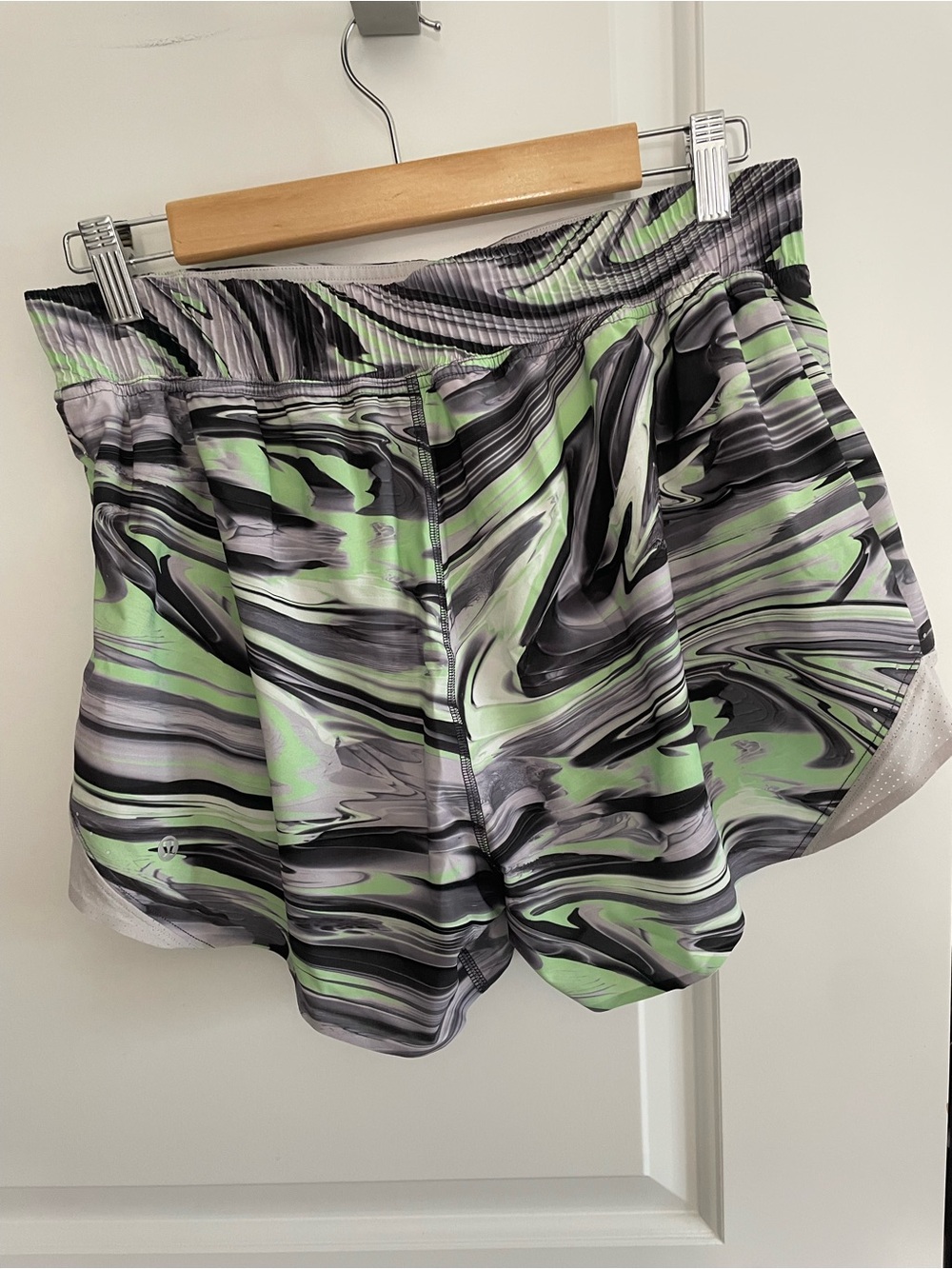 Lululemon Hotty Hot High Rise Short 4”